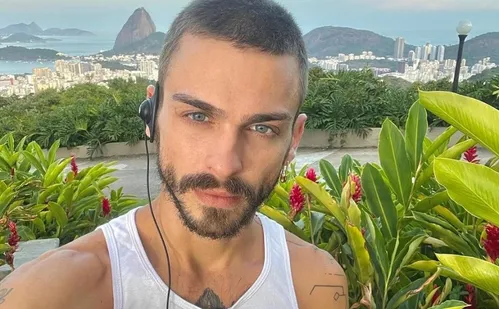 
          Imagem ilustrativa da imagem Quem é Felipe Selau, ex-ator de 'Malhação' encontrado morto?
          