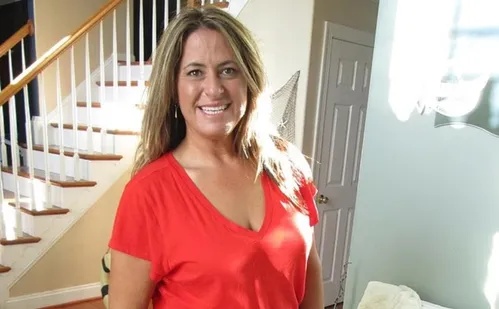 
          Imagem ilustrativa da imagem Quem era a veterana da TV americana assassinada pelo próprio filho
          