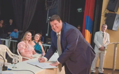 
          Imagem ilustrativa da imagem Quem era o vice-prefeito do ES, que morreu de infarto aos 37 anos
          