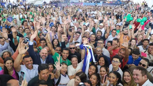 
          Imagem ilustrativa da imagem Raquel eleva tom ao anunciar pacote: a gente não tem medo de polícia na porta
          