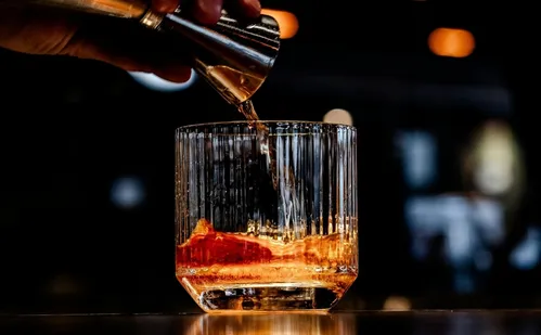 
          Imagem ilustrativa da imagem Recife cria comitê para monitorar intoxicações por metanol e orientar população
          