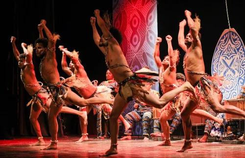 
          Imagem ilustrativa da imagem Recife se transforma em palco vivo com o 28º Festival Internacional de Dança
          