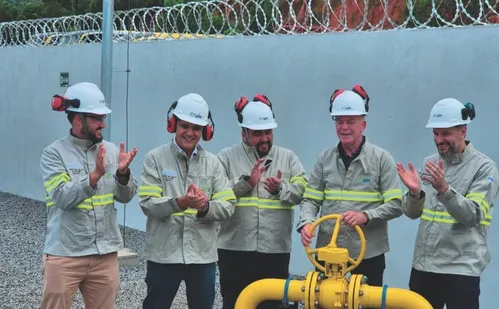 
          Imagem ilustrativa da imagem Rede de gás terá 100 km em Guarapari
          