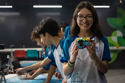 
          Imagem ilustrativa da imagem Referência em educação tecnológica
          