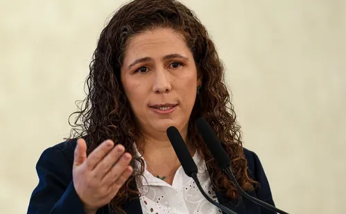 
          Imagem ilustrativa da imagem Reforma prevê home office somente para 20% dos servidores
          