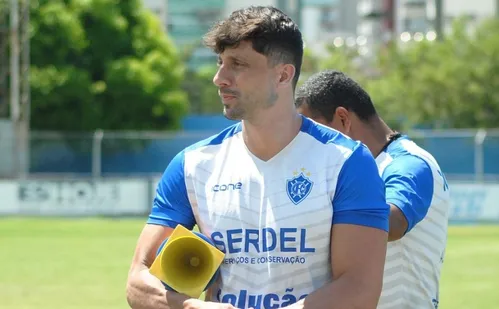 
          Imagem ilustrativa da imagem Reinaldo Louzada é o novo preparador de goleiros do Vitória
          