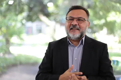 
          Imagem ilustrativa da imagem Reitor da Unicap receberá título de Doutor Honoris Causa na França
          