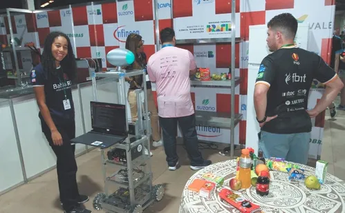 
          Imagem ilustrativa da imagem Robótica avança nas escolas e desperta a criatividade de alunos
          