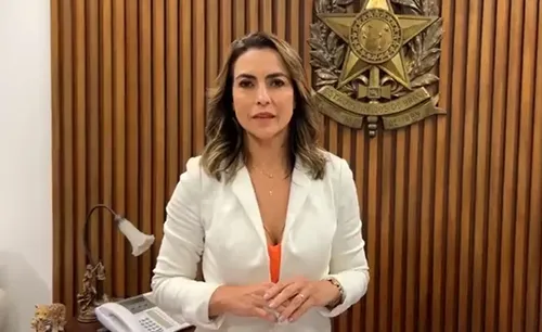 
          Imagem ilustrativa da imagem Roupa Nova se pronuncia após vaias a senadora durante show viralizarem
          