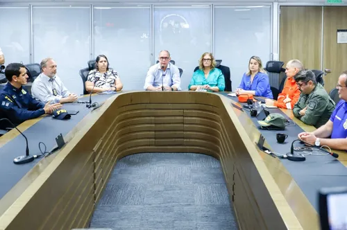 
          Imagem ilustrativa da imagem SDS-PE diz que 17 corpos do acidente na BR-423 já foram identificados
          