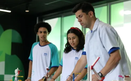 
          Imagem ilustrativa da imagem SESI abre inscrições para contratação de professores com salário de até R$ 5.200
          