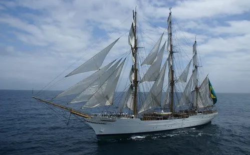 
          Imagem ilustrativa da imagem Sábado tem visita de graça a navio-veleiro
          