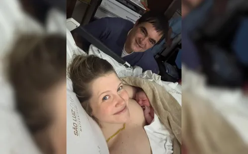 
          Imagem ilustrativa da imagem Samuel Rosa mostra a primeira foto da caçula recém-nascida
          