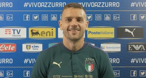 
          Imagem ilustrativa da imagem São Paulo encaminha contratação de Rafael Tolói para resolver escassez de zagueiros
          