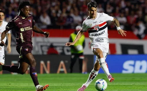 
          Imagem ilustrativa da imagem São Paulo se rende, perde para LDU e cai na Libertadores com ofensas a Casares
          