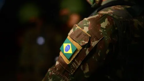 
          Imagem ilustrativa da imagem Sargento do Exército é condenado por estuprar colega em Recife
          