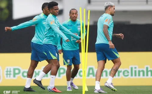 
          Imagem ilustrativa da imagem Seleção inicia treinos para encarar o Chile desfalcada
          