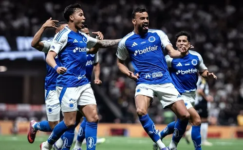 
          Imagem ilustrativa da imagem Selecionáveis brilham e Cruzeiro abre vantagem sobre Atlético-MG na Copa do Brasil
          