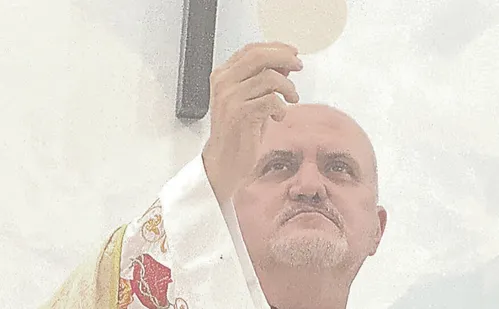 
          Imagem ilustrativa da imagem Sete dias de missas e adoração ao Santíssimo em Aribiri
          