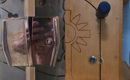 
          Imagem ilustrativa da imagem Sete lojas e até igreja são arrombadas na mesma madrugada no ES
          