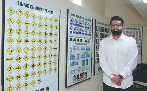 
          Imagem ilustrativa da imagem Sindicato das Autoescolas: “Mudança na CNH pode tirar três mil empregos"
          