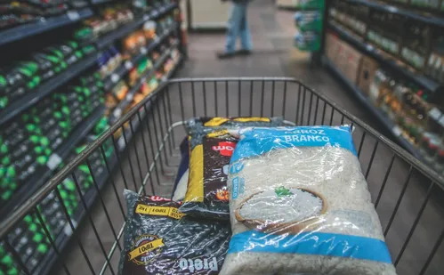 
          Imagem ilustrativa da imagem Sindicato pede para supermercados não abrirem aos domingos no ES
          