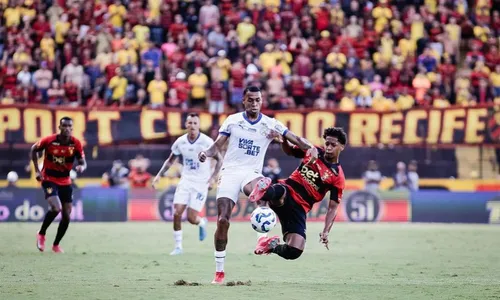 
          Imagem ilustrativa da imagem Sport chega a 16 jogos sem vencer e empata com o Bahia na Ilha do Retiro
          