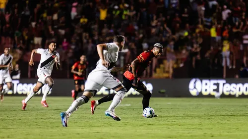 
          Imagem ilustrativa da imagem Sport perde mais uma na Ilha e Vasco sai da zona de rebaixamento
          