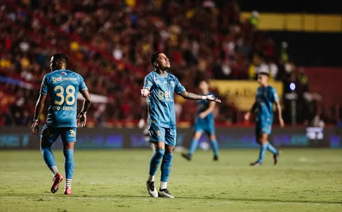 
          Imagem ilustrativa da imagem Sport supera gols anulados, bate o Corinthians e vence 1ª como mandante
          