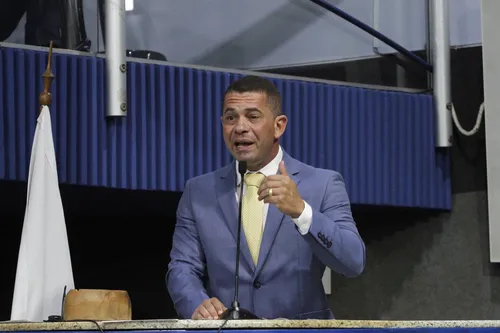 
          Imagem ilustrativa da imagem Justiça Eleitoral aprova saída de Anderson Goggi do PP
          