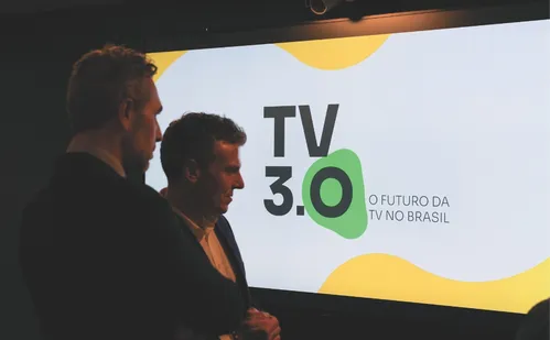 
          Imagem ilustrativa da imagem TV 3.0 promete mais recursos tecnológicos, melhor imagem e navegação por tela
          