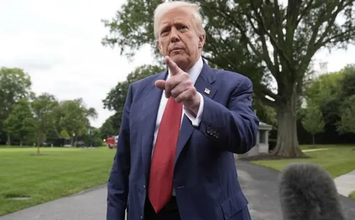 
          Imagem ilustrativa da imagem Taxa de R$ 82 mil para visto dos EUA
          