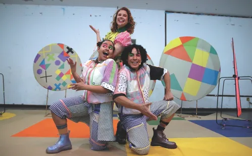 
          Imagem ilustrativa da imagem Teatro leva educação financeira a escolas públicas de Vitória e Serra
          