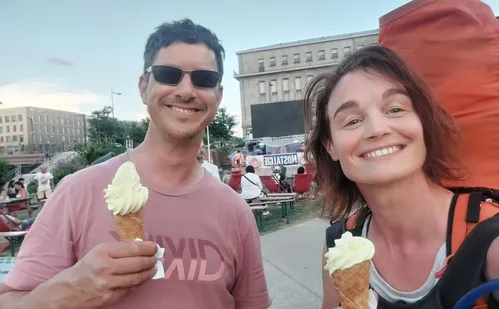 
          Imagem ilustrativa da imagem "Tive que me despedir do meu parceiro", diz viúva de piloto de parapente
          