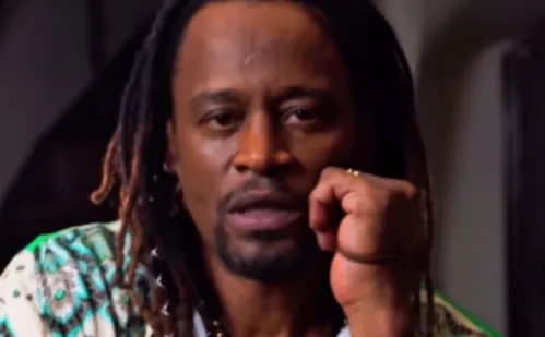 
          Imagem ilustrativa da imagem Toni Garrido explica mudança em letra de 'Girassol' e responde críticas
          