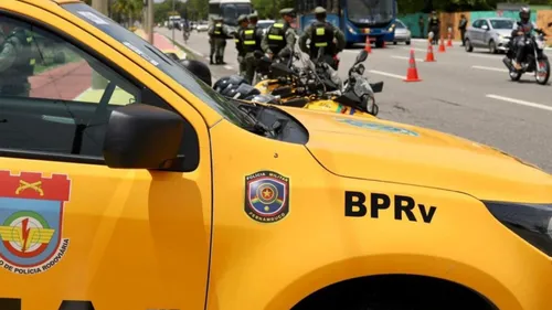 
          Imagem ilustrativa da imagem Três PMs do BPRV são presos suspeitos de cobrar propina no Sertão
          