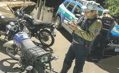 
          Imagem ilustrativa da imagem 3 mil motociclistas multados este ano no ES
          