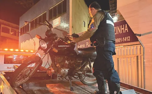 
          Imagem ilustrativa da imagem 3 mil motociclistas multados este ano no ES
          