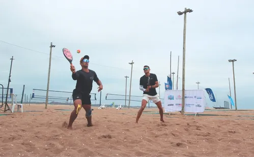 
          Imagem ilustrativa da imagem Tribuna Open de Beach Tênis: hora de conhecer o Rei e a Rainha da praia!
          