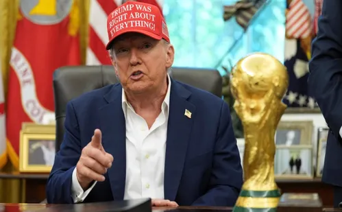 
          Imagem ilustrativa da imagem Trump anuncia data e local do sorteio da Copa do Mundo de 2026; confira
          