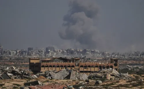 
          Imagem ilustrativa da imagem Trump anuncia que Israel e Hamas aceitaram primeira fase de seu plano de paz
          