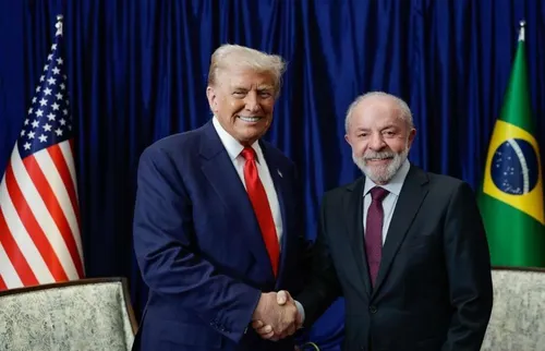 
          Imagem ilustrativa da imagem Trump parabeniza Lula e diz que negociações com Brasil prosseguem
          