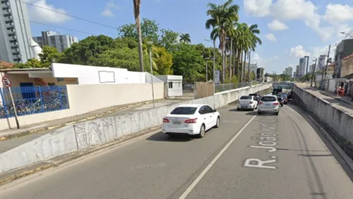 
          Imagem ilustrativa da imagem Túnel da Abolição, na Zona Oeste do Recife, é interditado após alagamento
          