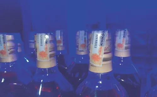 
          Imagem ilustrativa da imagem Uísques falsos são apreendidos e especialistas fazem alerta
          