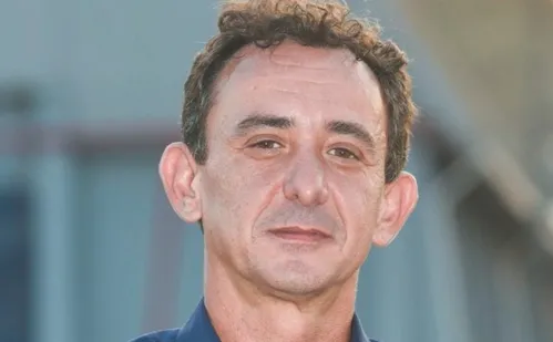 
          Imagem ilustrativa da imagem “Um porto de pessoas para pessoas”
          