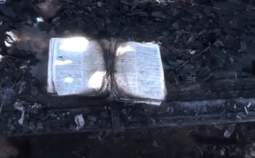 
          Imagem ilustrativa da imagem VÍDEO | Motorhome é destruído em incêndio na Serra
          