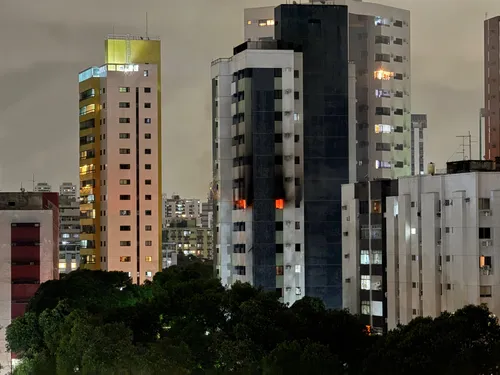
          Imagem ilustrativa da imagem VÍDEO: Incêndio atinge prédio residencial no Bairro do Espinheiro, no Recife
          