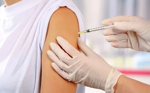 
          Imagem ilustrativa da imagem Vacina contra bronquiolite chega ao SUS em novembro
          