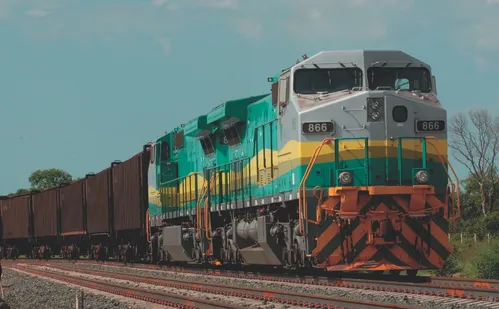 
          Imagem ilustrativa da imagem Vale testa troca do diesel por etanol em locomotivas
          