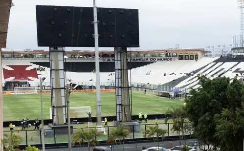 
          Imagem ilustrativa da imagem Vasco assina termo com a prefeitura e avança na reforma de São Januário
          